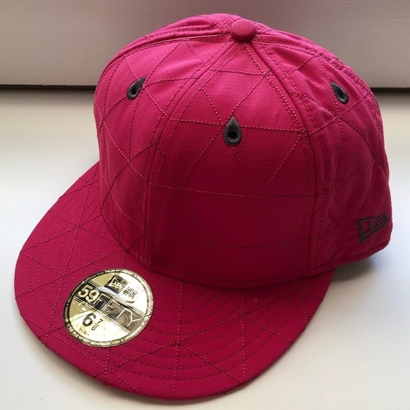 Helly Hansen x New Era Rare Love Campaign New Red 6 7/8 - Picture 1 of 6